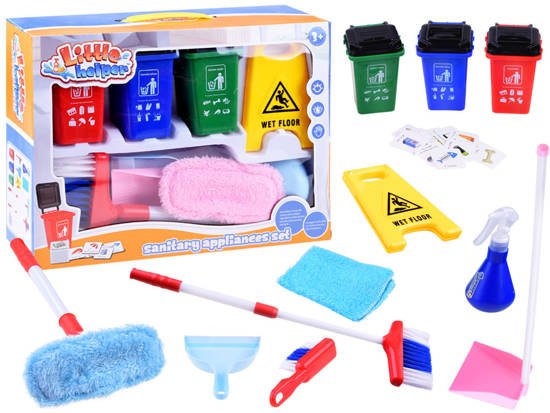 A set for learning to clean a mop, broom, baskets ZA3588