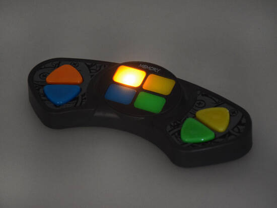 Electronic game Memory colored buttons memorizing colors GR0690