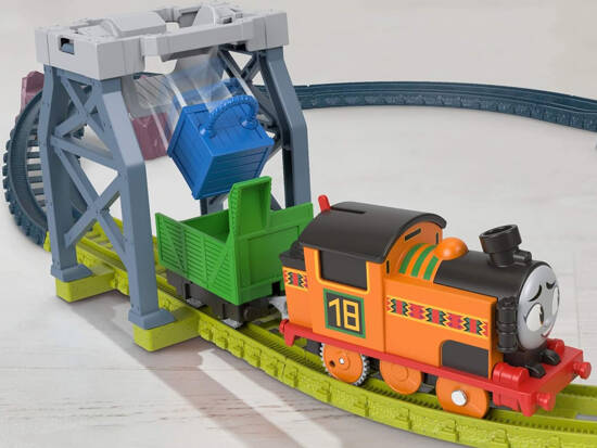 Fisher-Price Thomas & Friends Train Set Track Nia's Locomotive ZA5531