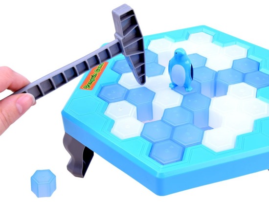 Game Penguin on ice in a trap Ice sheet GR0348