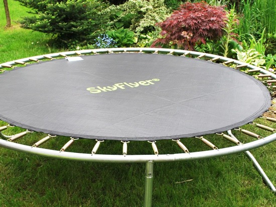 MAT jumping - 8ft trampoline