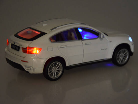 Metal car BMW X6 model scale 1:32 white SUV light sound ZA4606