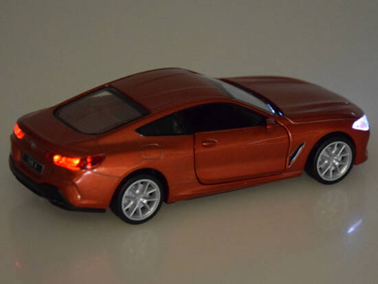 Metal car model 1:35 BMW M850i Coupe light sound ZA4612