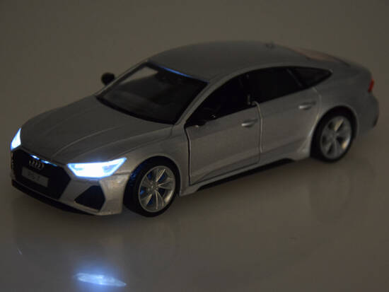 Metal car model Audi RS 7 Sportback scale 1:35 sounds lights ZA4615