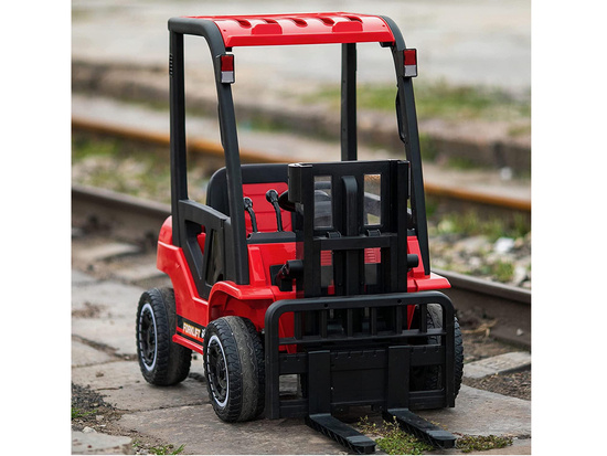 The car is powered by a battery FORKLIFT TRUCK with a remote control PA0255