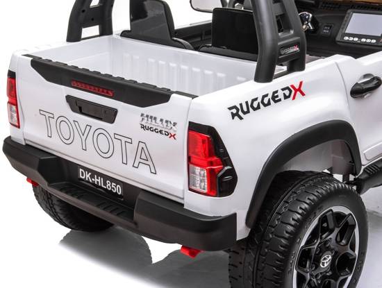 The car is powered by a large Toyota Hilux 2-person battery PA0250