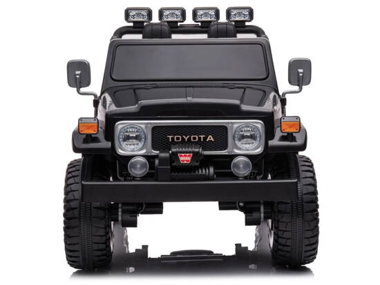 Toyota Land Cruiser 2-seater battery car PA0285