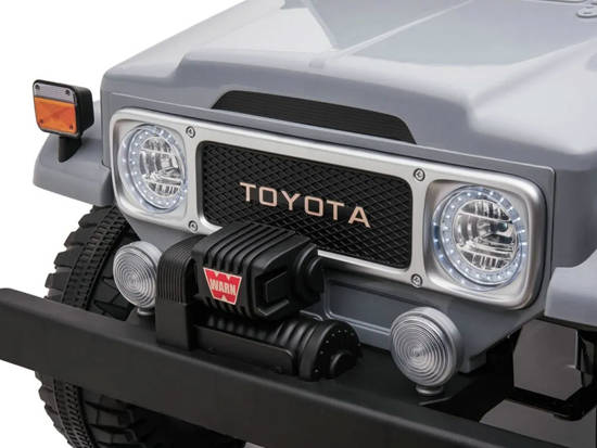 Toyota Land Cruiser 2-seater battery car PA0285