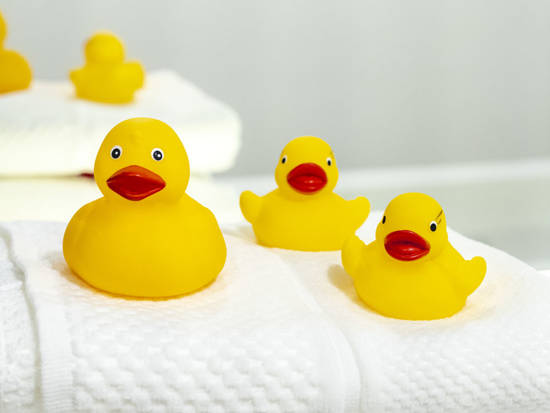 Tullo Bath toy cute ducklings 3 pcs 515