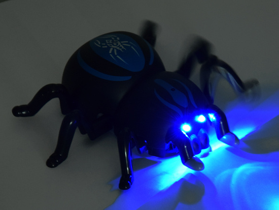 remote control spider walks on the wal lRC0610