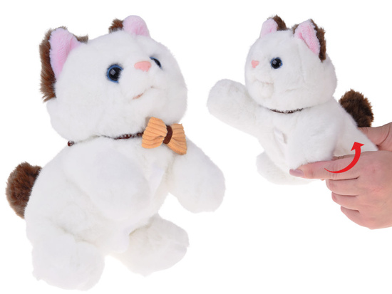 A soft CAT with a heartbeat effect and bendable paws in a ZA5593 backpack
