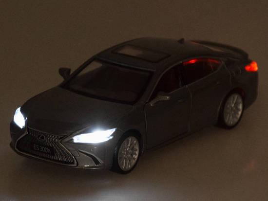 Collector's model Lexus ES300h 1:35 metal car light sound ZA5051