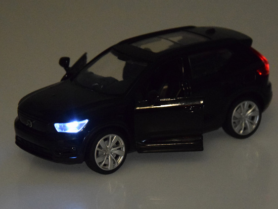 Metal car model Volvo XC40 Recharge scale 1:32 sounds light ZA4614