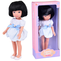 Lovely Girl Lalka z czarnymi krótkimi włosami w białej sukience 33cm ZA5850