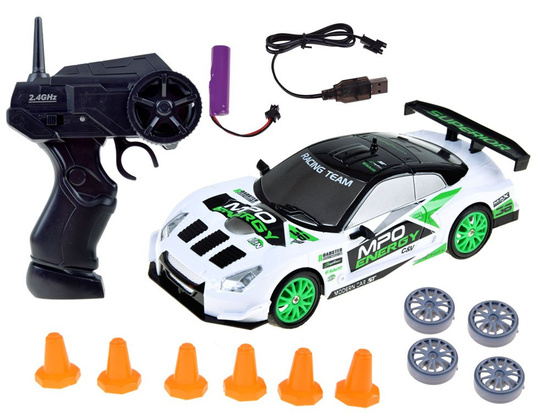 DRIFT car remotely controlled with cones RC0506