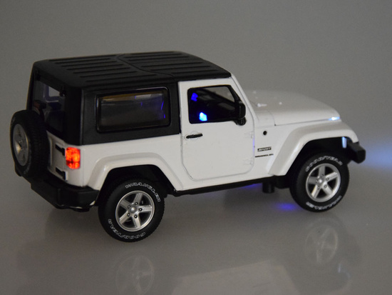 Off-road car Jeep Wrangler 1:32 ZA3751