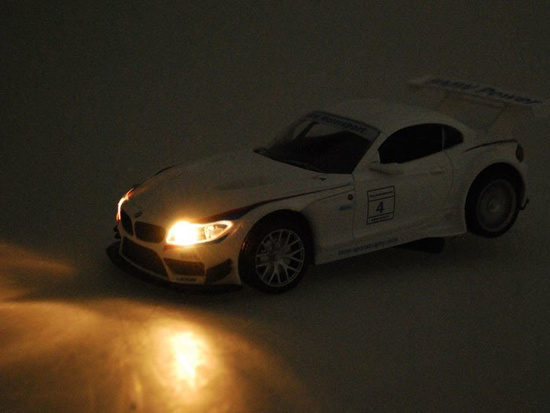 Sports car driven BMW Z4 1:24 RC 0347