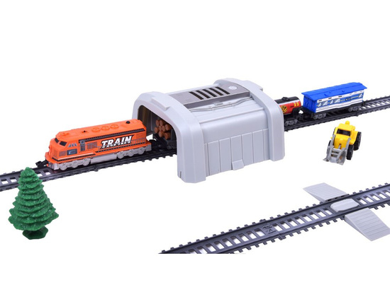 Queue, freight train with wagons and station RC0507