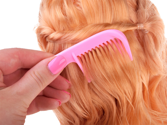 BLONDE DOLL 20 cm combing head with hairdressing accessories ZA5837
