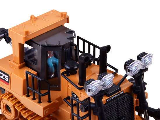 Controlled bulldozer movable arm for remote control RC0600