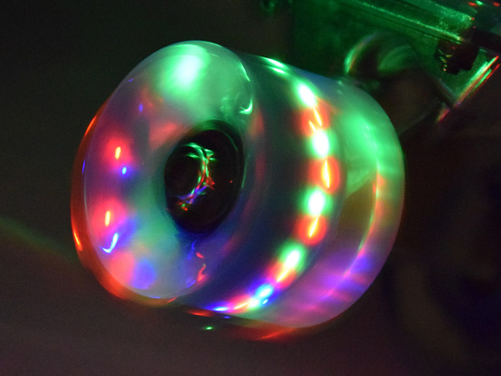 FISZKA skateboard for children with LED light-up wheels up to 50kg SP0715