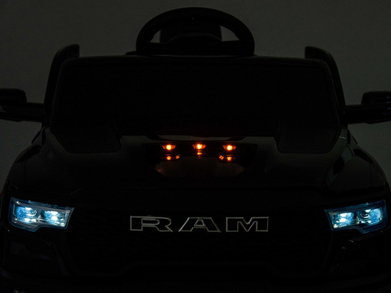Battery-powered electric car RAM pickup for children 4x4 + remote control PA0322