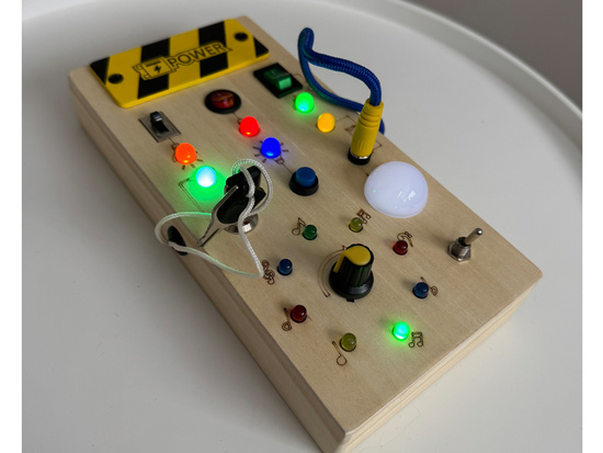 Wooden Montessori Manipulative Board - Electric LEDs ZA5944