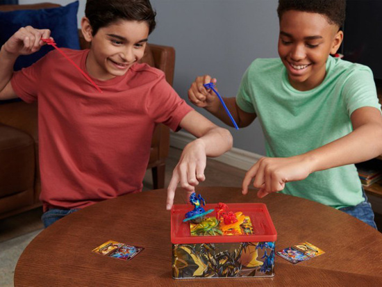 Bakugan - collector's tin with figures and cards ZA5994