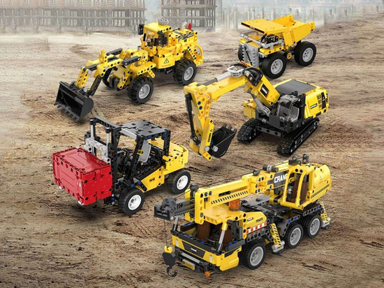 CaDA technical construction blocks 658 pieces CRANES movable elements ZA 5690