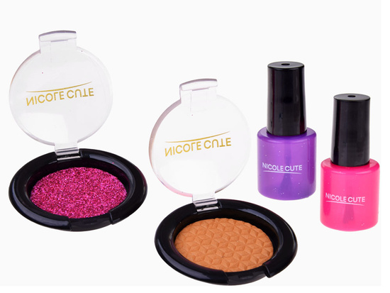 A cosmetic bag with great cosmetics Makeup set ZA4799