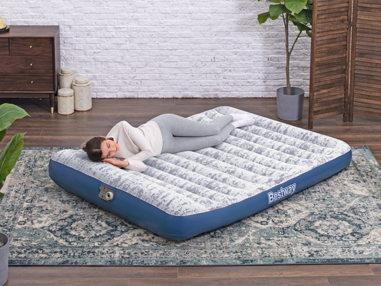 Bestway Camping Mattress 2-Person 300kg 203x152cm - Built-in Pump 67836