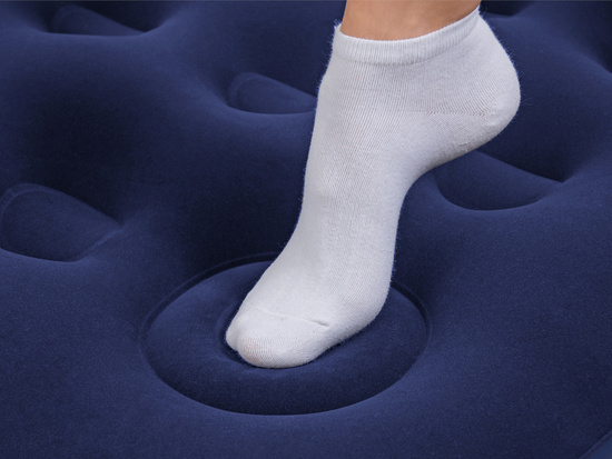 Bestway 2-person camping mattress 203x152 - built-in foot pump 67226