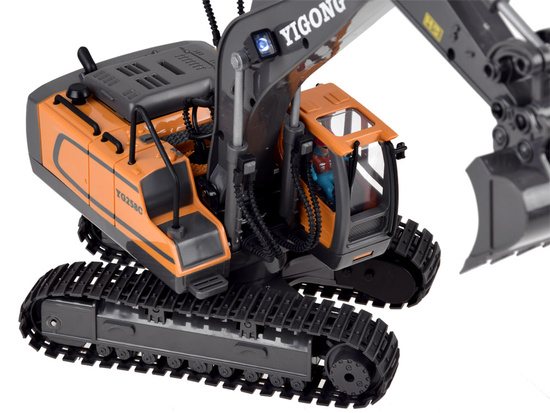 Excavator on crawlers controlled by remote control RC0599