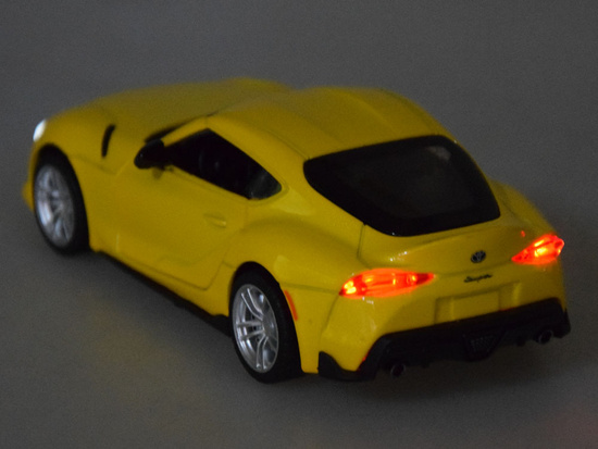 Auto Toyota GR Supra 1:31 metalowe autko licencja ZA3758