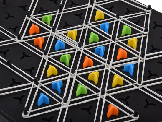 Chain Chess Strategy Game - Capture as many triangles as possible! GR0764