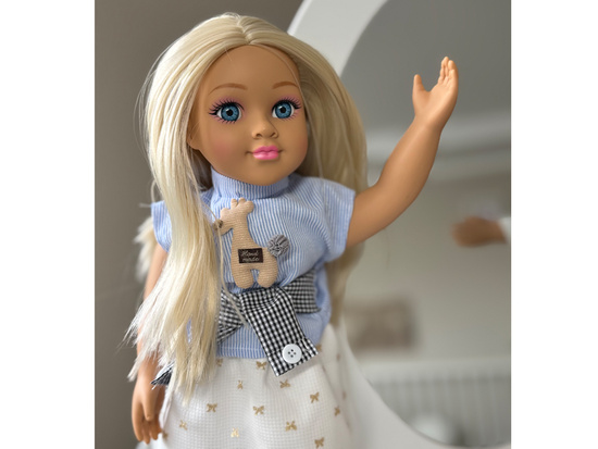 Large, charming 48cm doll in a dress + built-in melody and soft body ZA5843