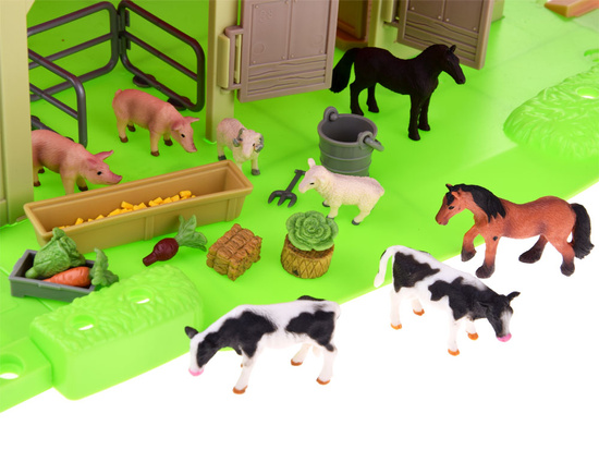 FARM ANIMALS SERIES Large farm + tractor and animals 125pcs ZA4823