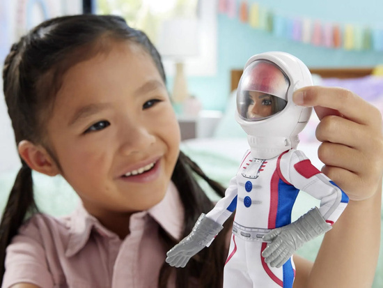 Mattel Barbie Astronaut doll + space accessories ZA6051