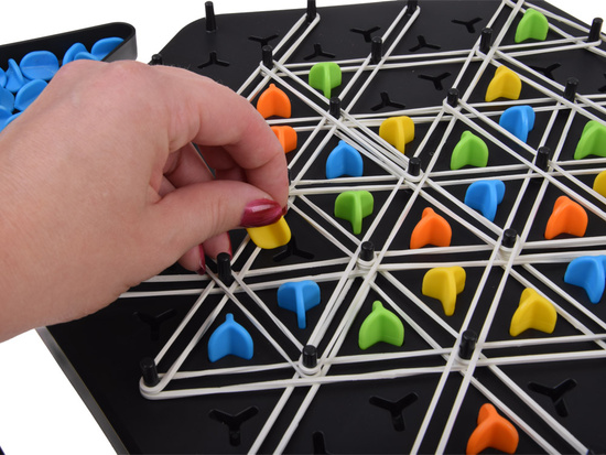 Chain Chess Strategy Game - Capture as many triangles as possible! GR0764