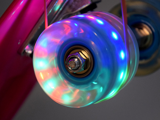 LED Skateboard with Light-Up Wheels for Skatepark Riding SP0825