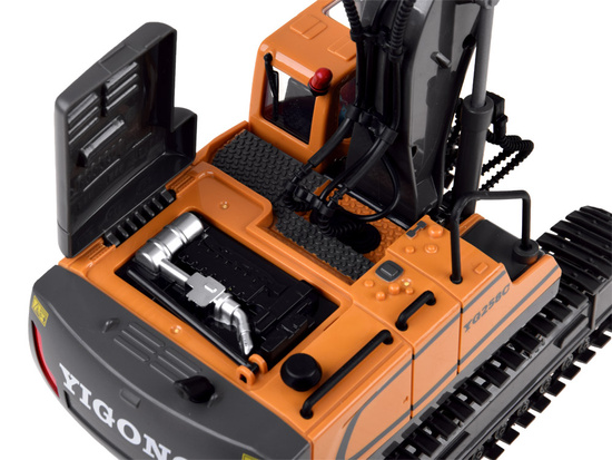 Excavator on crawlers controlled by remote control RC0599