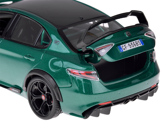 Alfa Romeo Giulia GTAm Quadrifoglio Licensed Green 1:18 Model ZA5991