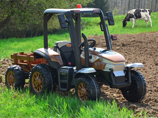 Duży Traktor z przyczepą 4x4+ pilot światło PA0266