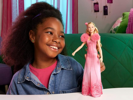 Mattel Singing Glinda Collectible Doll from WICKED ZA6068