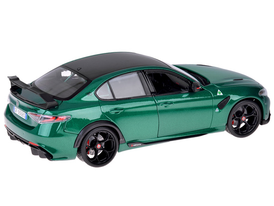 Alfa Romeo Giulia GTAm Quadrifoglio Licensed Green 1:18 Model ZA5991