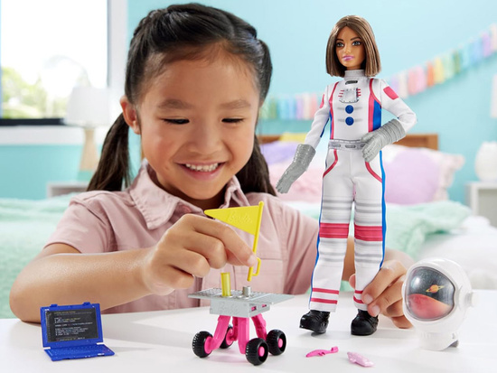 Mattel Barbie Astronaut doll + space accessories ZA6051