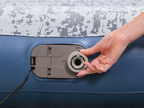 Bestway Camping Mattress 2-Person 300kg 203x152cm - Built-in Pump 67836