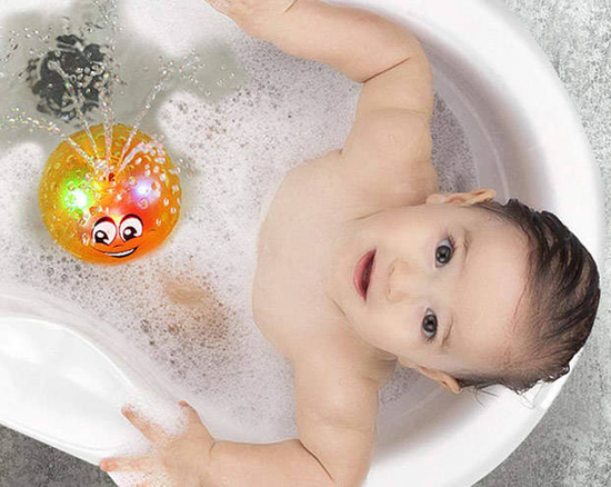 The floating FOUNTAIN for the bath is lit ZA3879