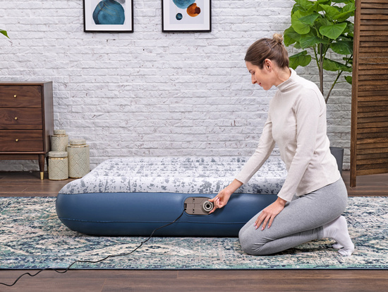 Bestway Camping Mattress 2-Person 300kg 203x152cm - Built-in Pump 67836