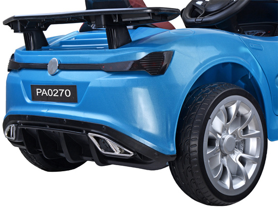 The car is powered by a Convertible battery with the rocking function PA0270